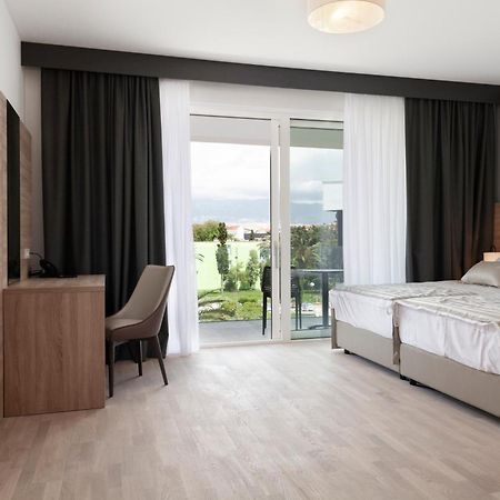 Kaneo Beach Hotel Novalja Exteriör bild