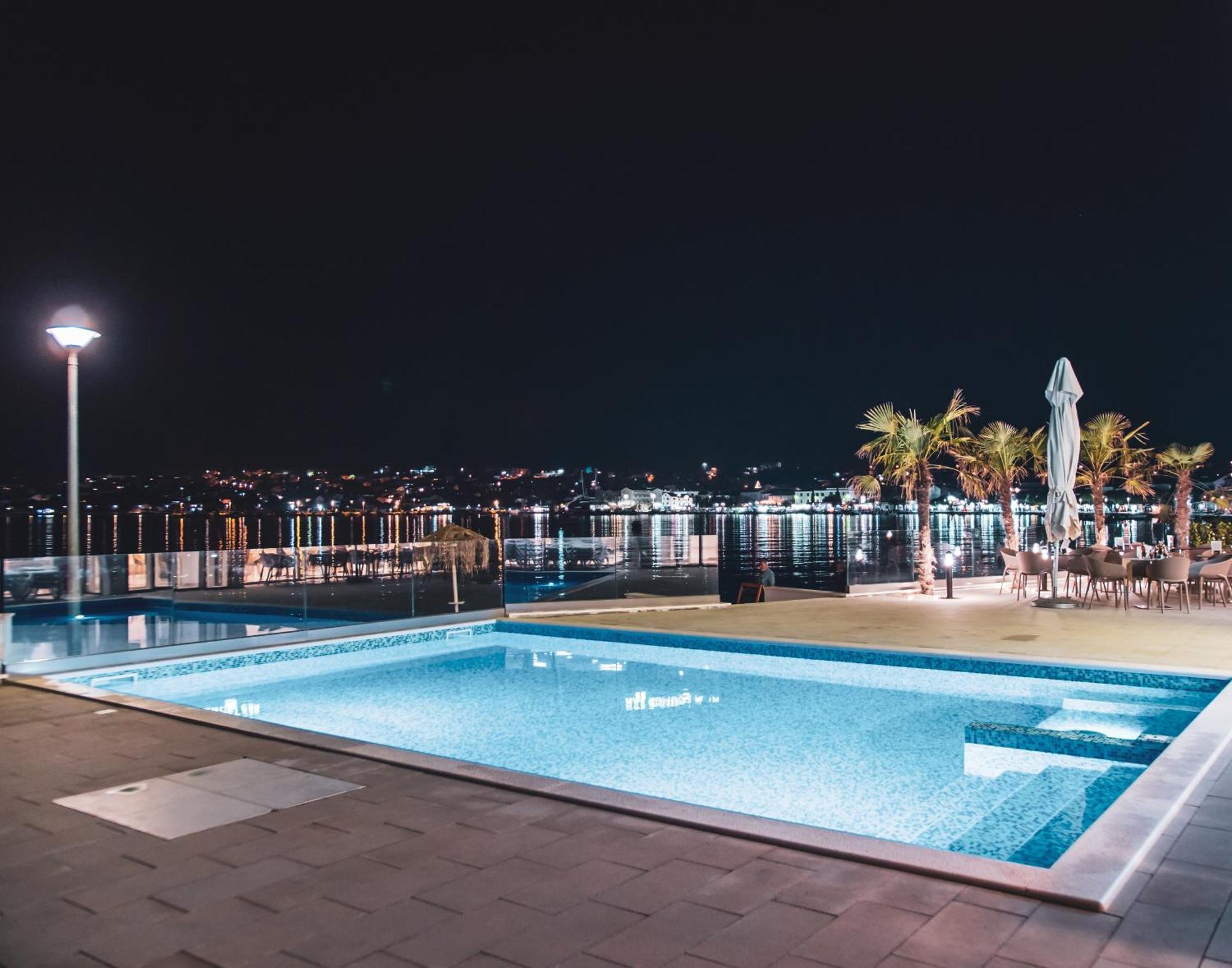 Kaneo Beach Hotel Novalja Exteriör bild